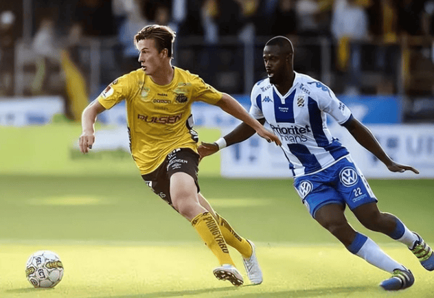 包含上海海港内部会议纪要流出——转会期战术微调，法国杯使命明确，轮换策略成焦点的词条