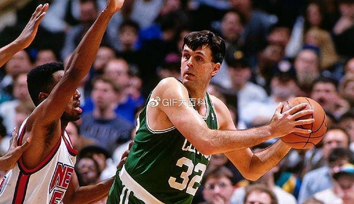 萨克拉门托国王训练开放日；国际比赛日队长鼓劲引欢呼；NBA季后赛在即；年轻球员得到机会的简单介绍