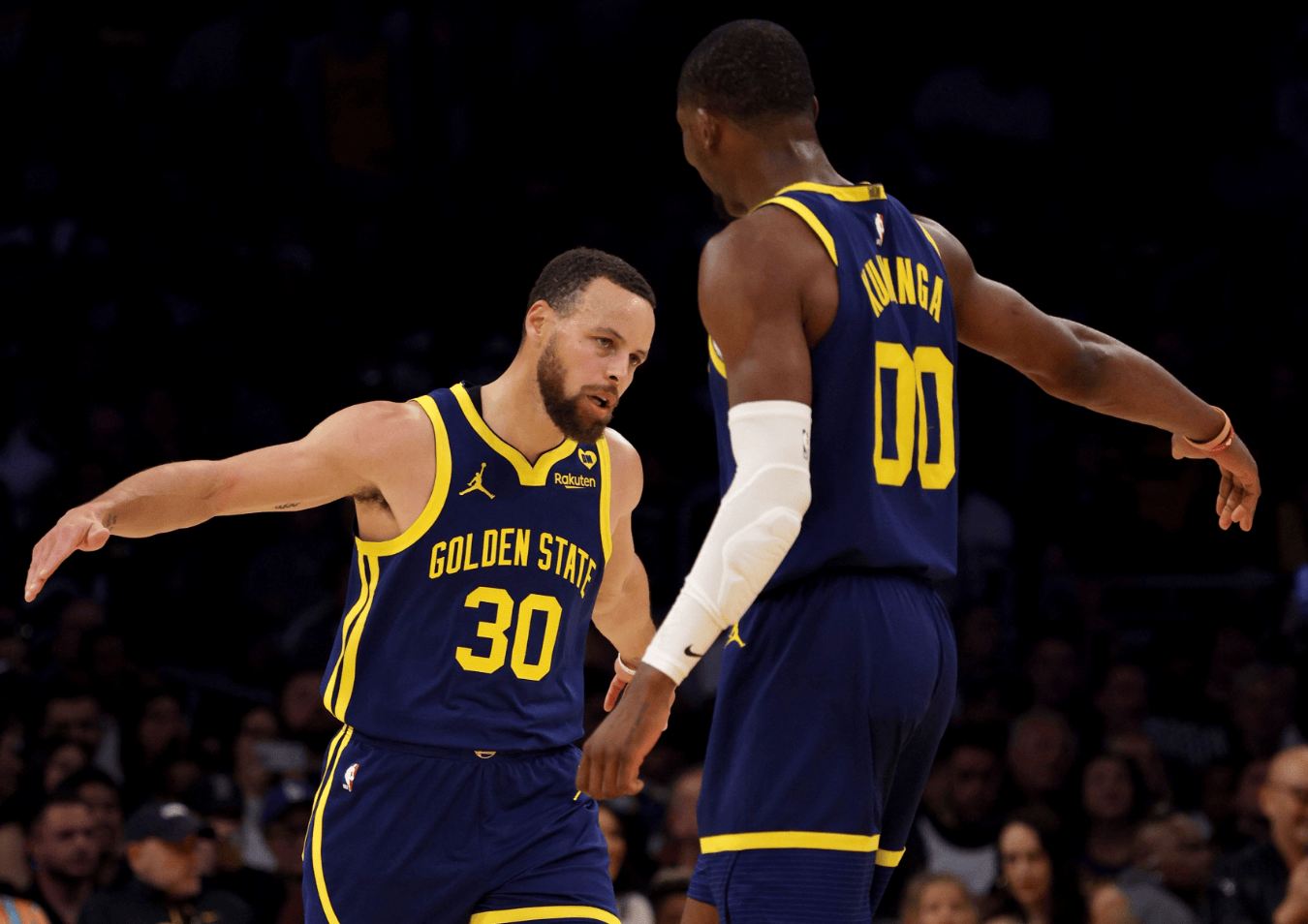 九游官网-今晨金州勇士备战NBA总决赛，扳平良机细节曝光，悬念犹存，数据趋势出现新变化的简单介绍